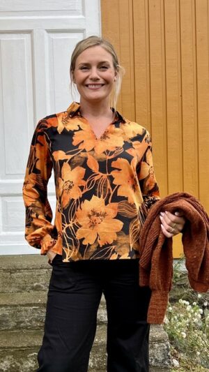 Vinje bluse Rust flower